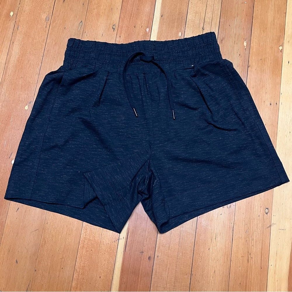 Mondetta - casual women’s black shorts - Size Medium - brand new, never worn